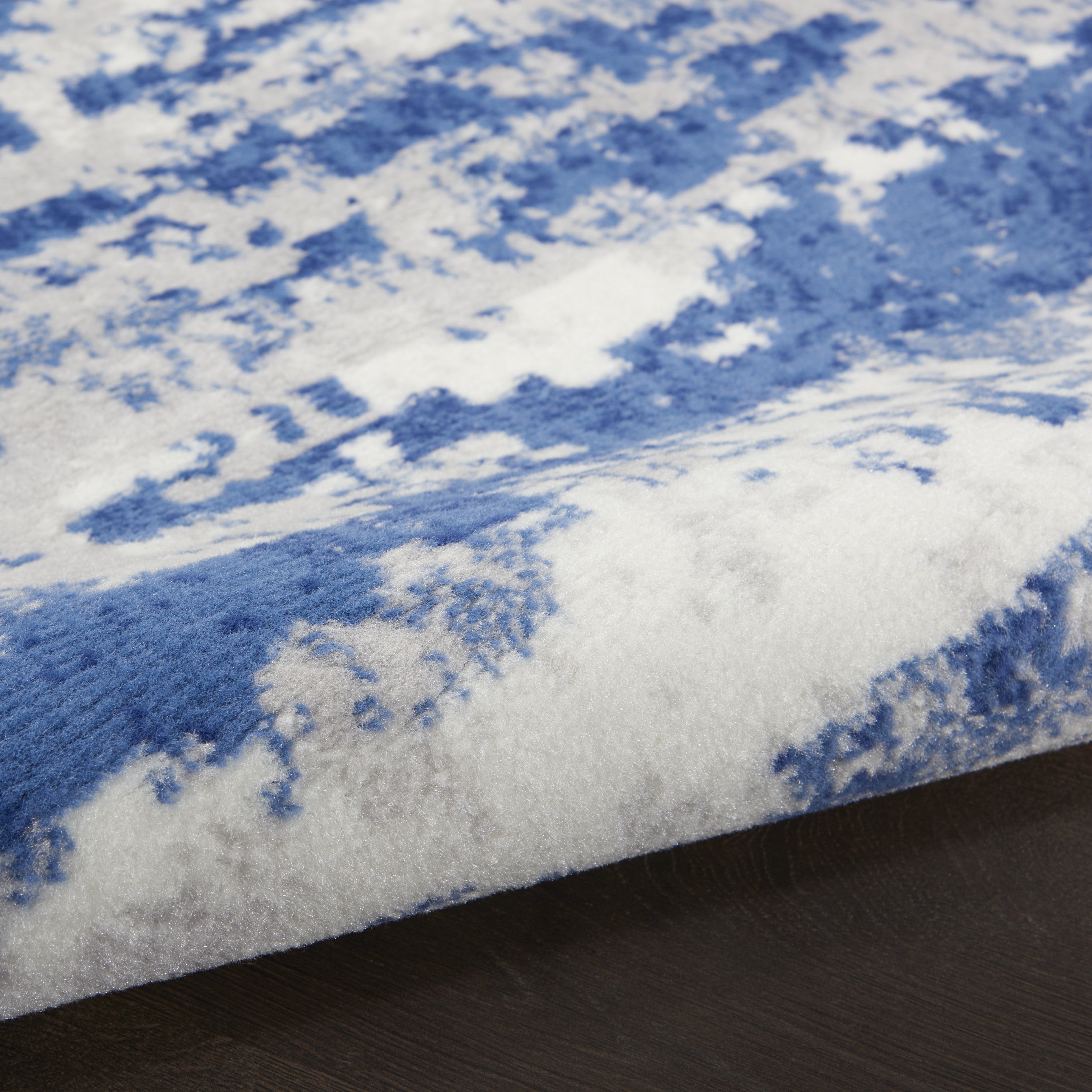 5' Ivory and Navy Blue Abstract Round Rug